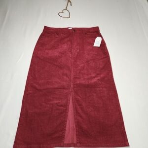 ⭐️NWT Time & Tru Size 6 Burgundy Corduroy Midi Skirt Front Slit 5 Pocket Classic